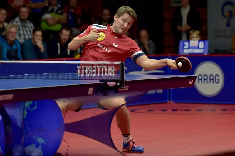 Kristian Karlsson playing a forehand