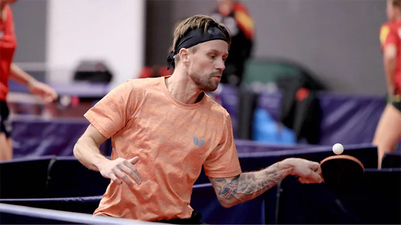 Michael Maze wearing a headband