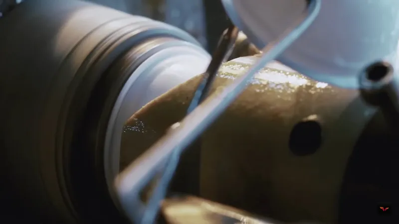 A picture of the machine that cut the edges.