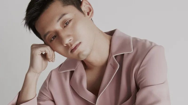 A picture of Zhang Jike modeling